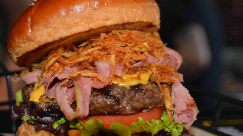 Pac Burger Narlıdere’de açıldı