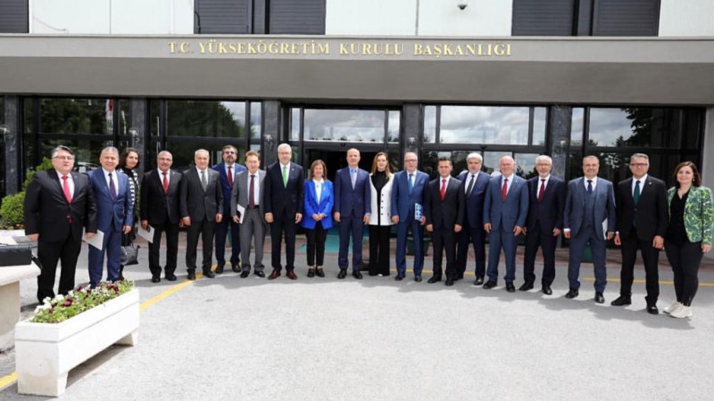 İzmir Demokrasi Üniversitesi Engelsiz Program Nişanı ile Ödülle