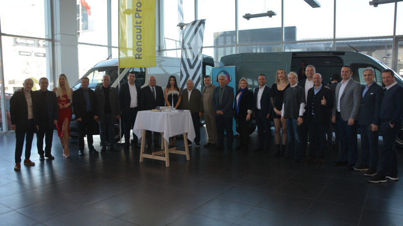 Yılın ticari van aracı yeni Renault Master Ermat’ta tanıtıldı