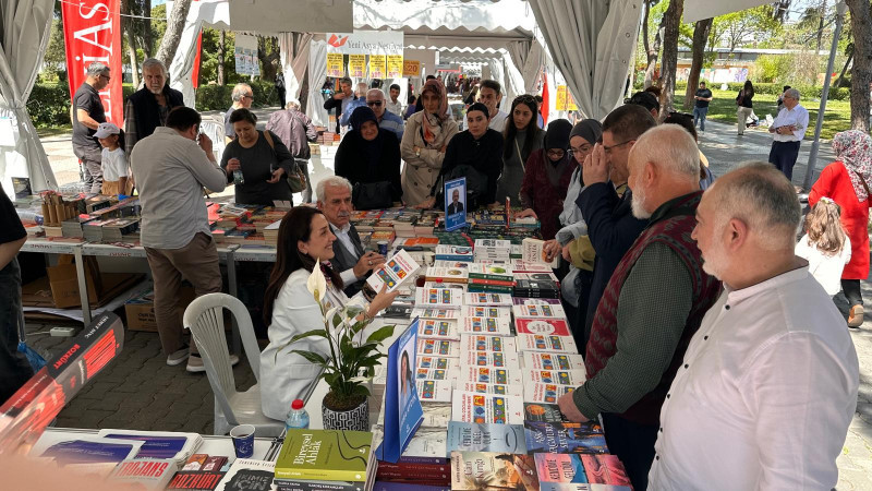 Semra Aydın okurlarla buluştu